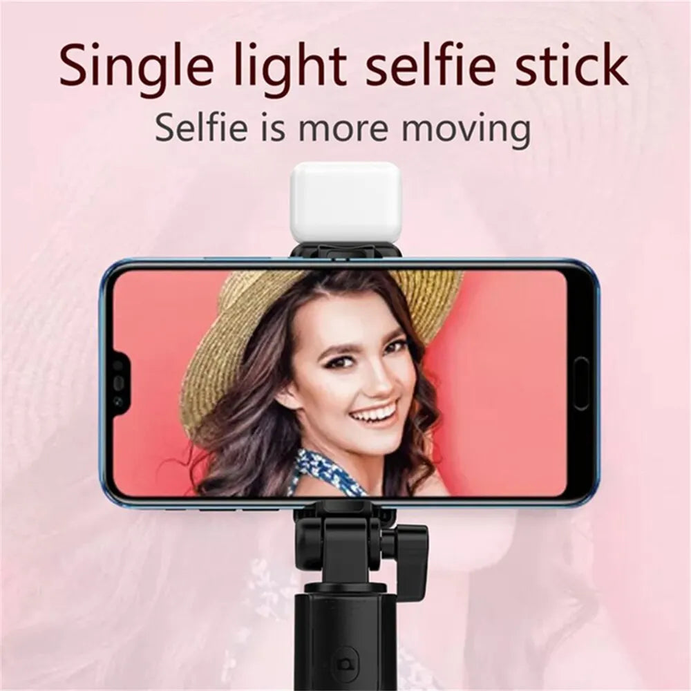 Selfie Stick Trépied 3-en-1 – Télécommande Bluetooth & Lumière LED pour Selfies et Live