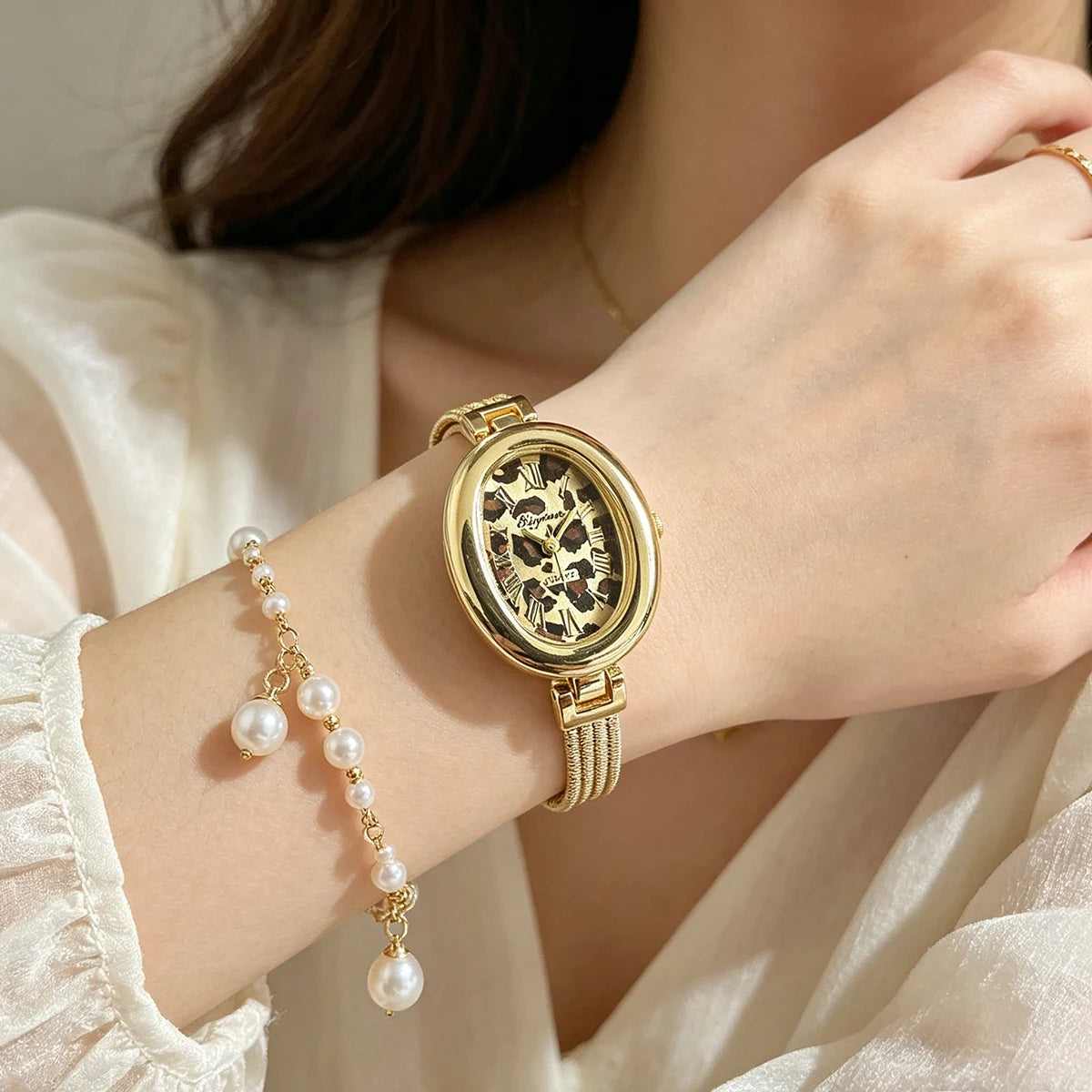 ⌚ Montre Femme à Cadran Ovale – Élégance et Style au Quotidien