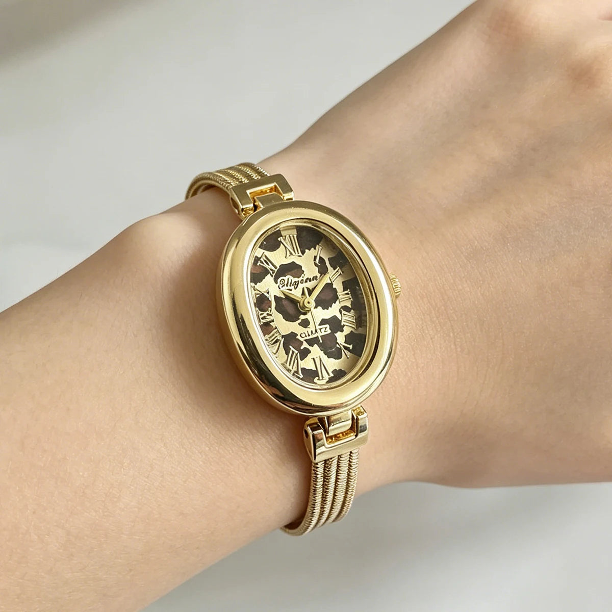 ⌚ Montre Femme à Cadran Ovale – Élégance et Style au Quotidien